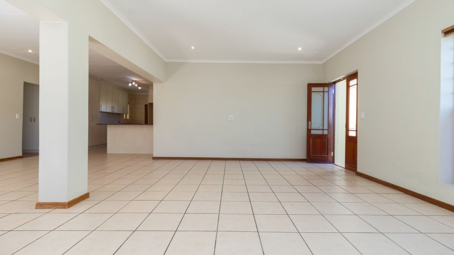 3 Bedroom Property for Sale in Sandbaai Western Cape